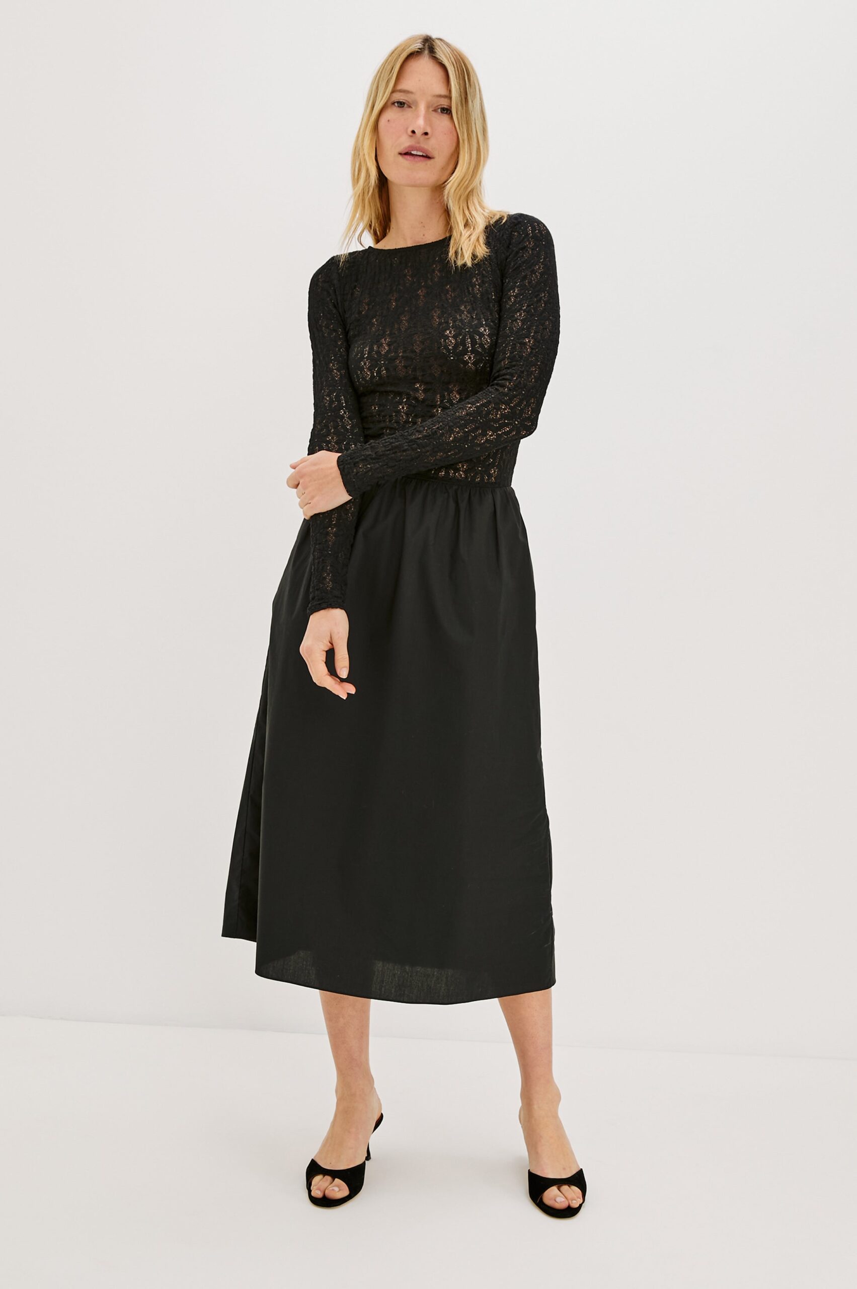 AMBERLY-BLACK-LACE-1