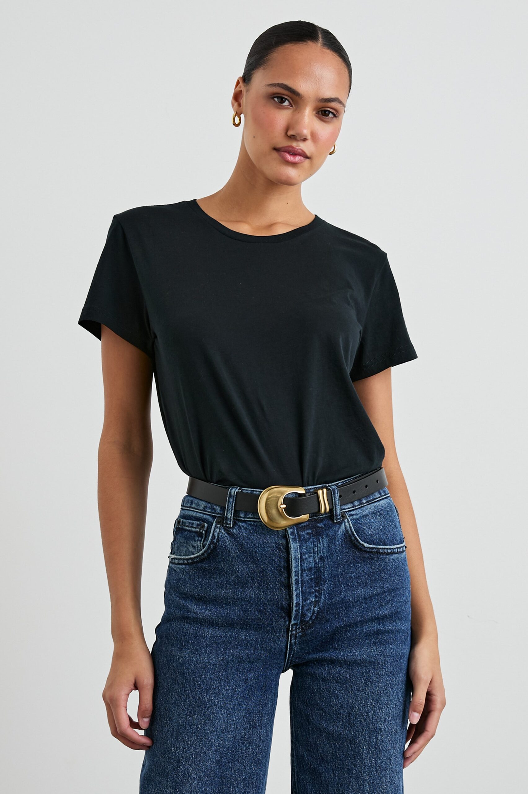 CLASSIC-CREW-BLACK-1_df3a29a3-d314-4b6c-beb4-d084028ac1a9