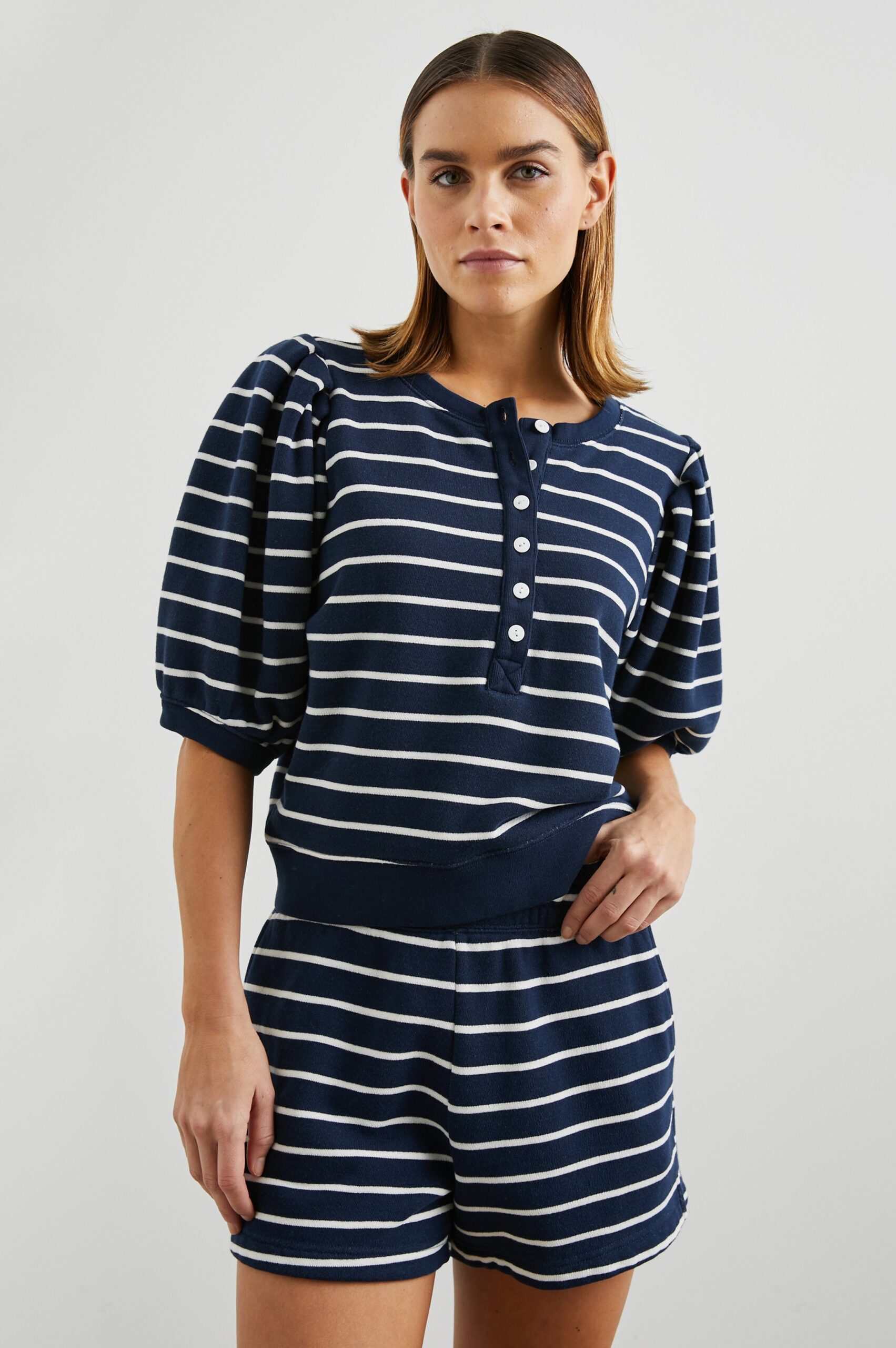 DOM-NAVYWHITESTRIPE-1