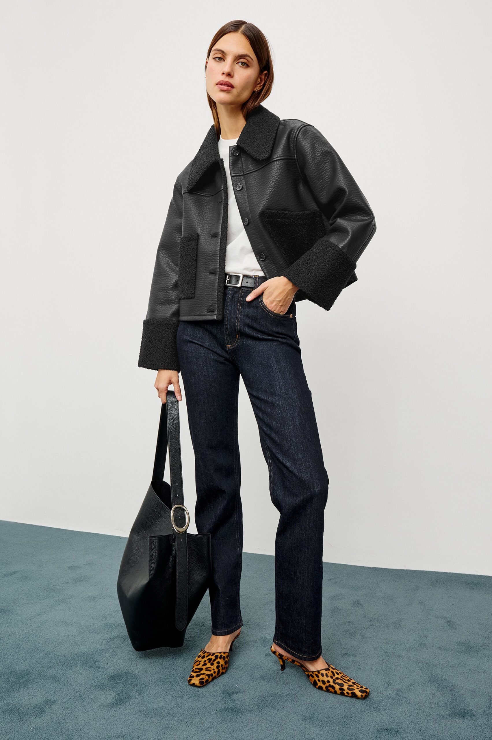 DRIA-BLACK-SHEARLING-3_634da027-67a9-40b1-bf6d-e8fd242196d6