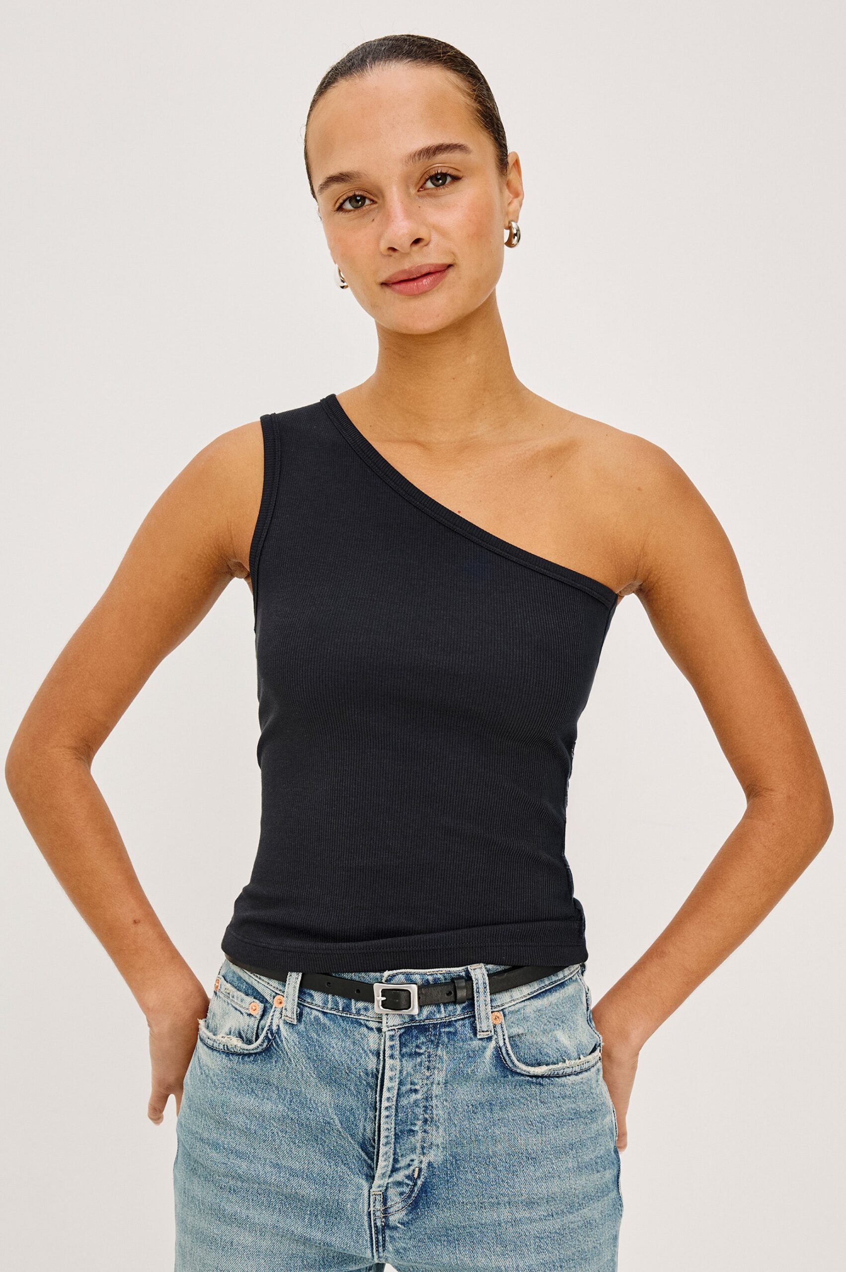 ESTI-BLACK-RIB_1_841D-690B-8215