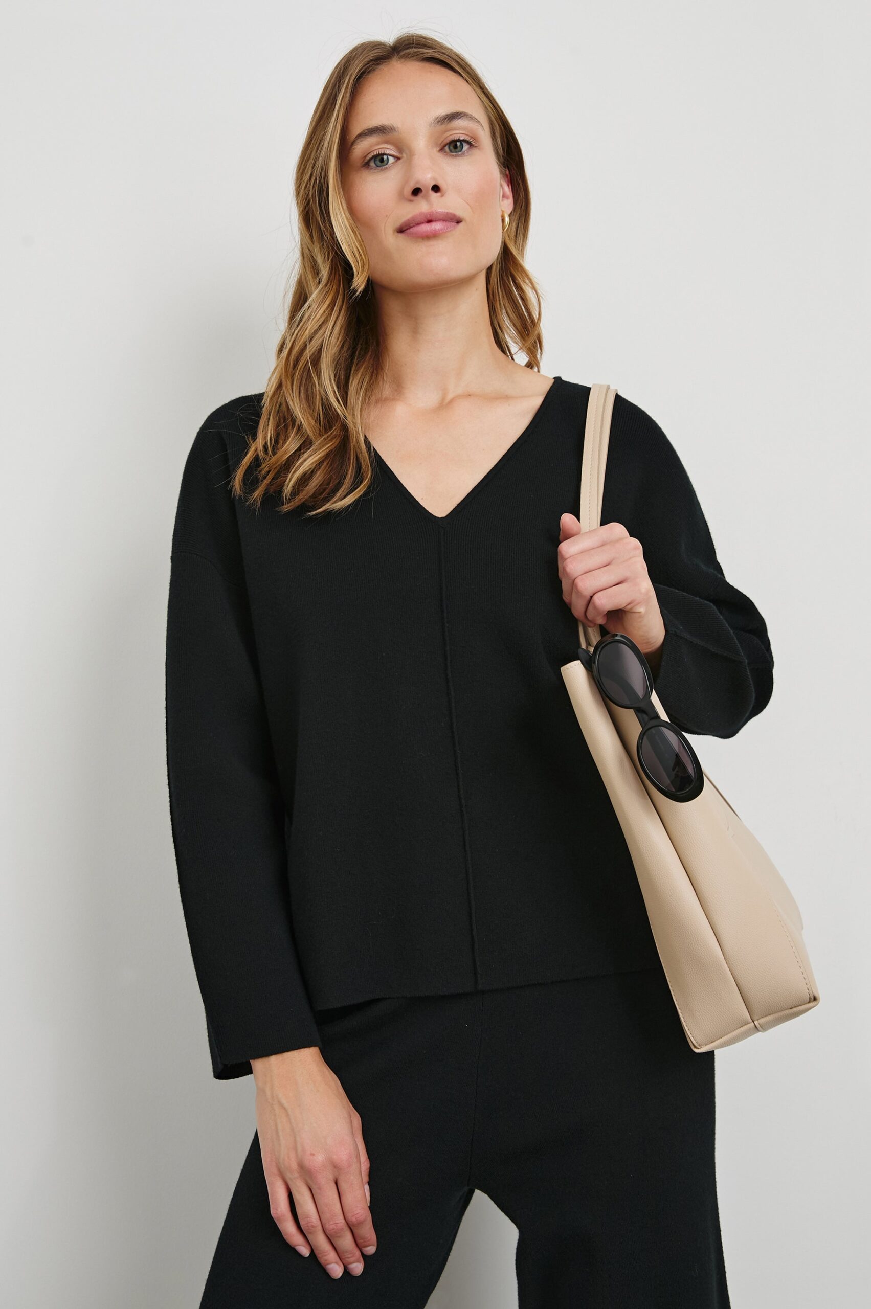 HOLLYN-BLACK-1_1e70d3d0-438a-4462-8d30-61e4da26faaa