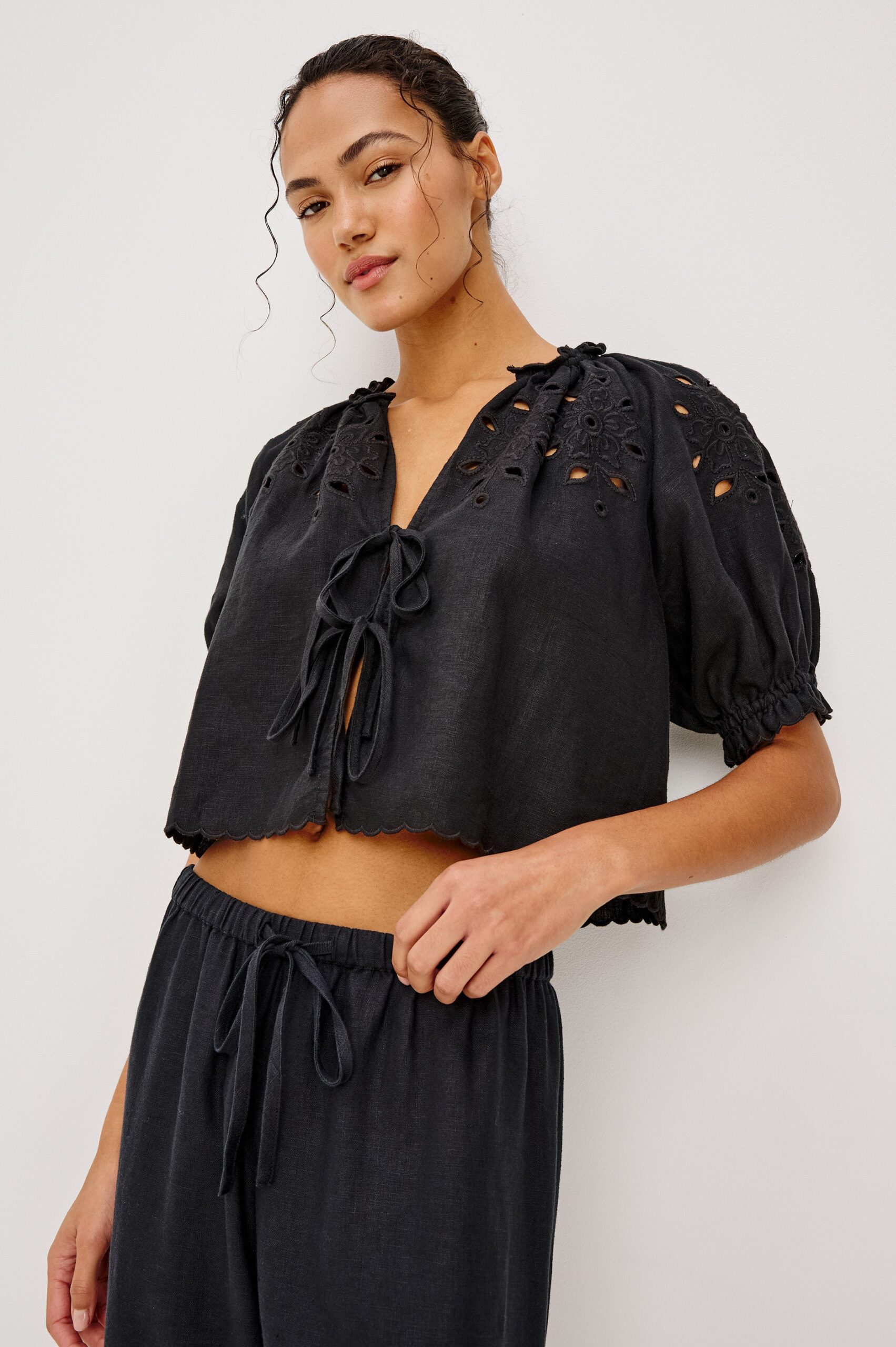 LIZBETH-BLACK-1-229-637D-001