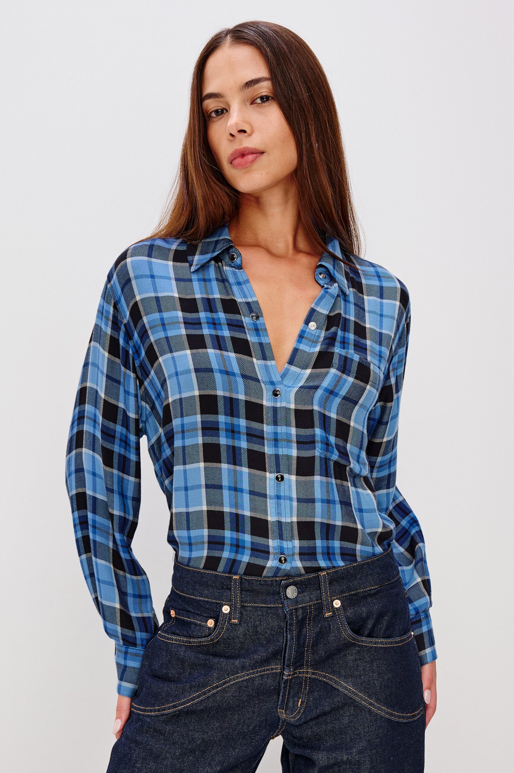 MALIN-MIDNIGHT-BLUE-WHITE-4