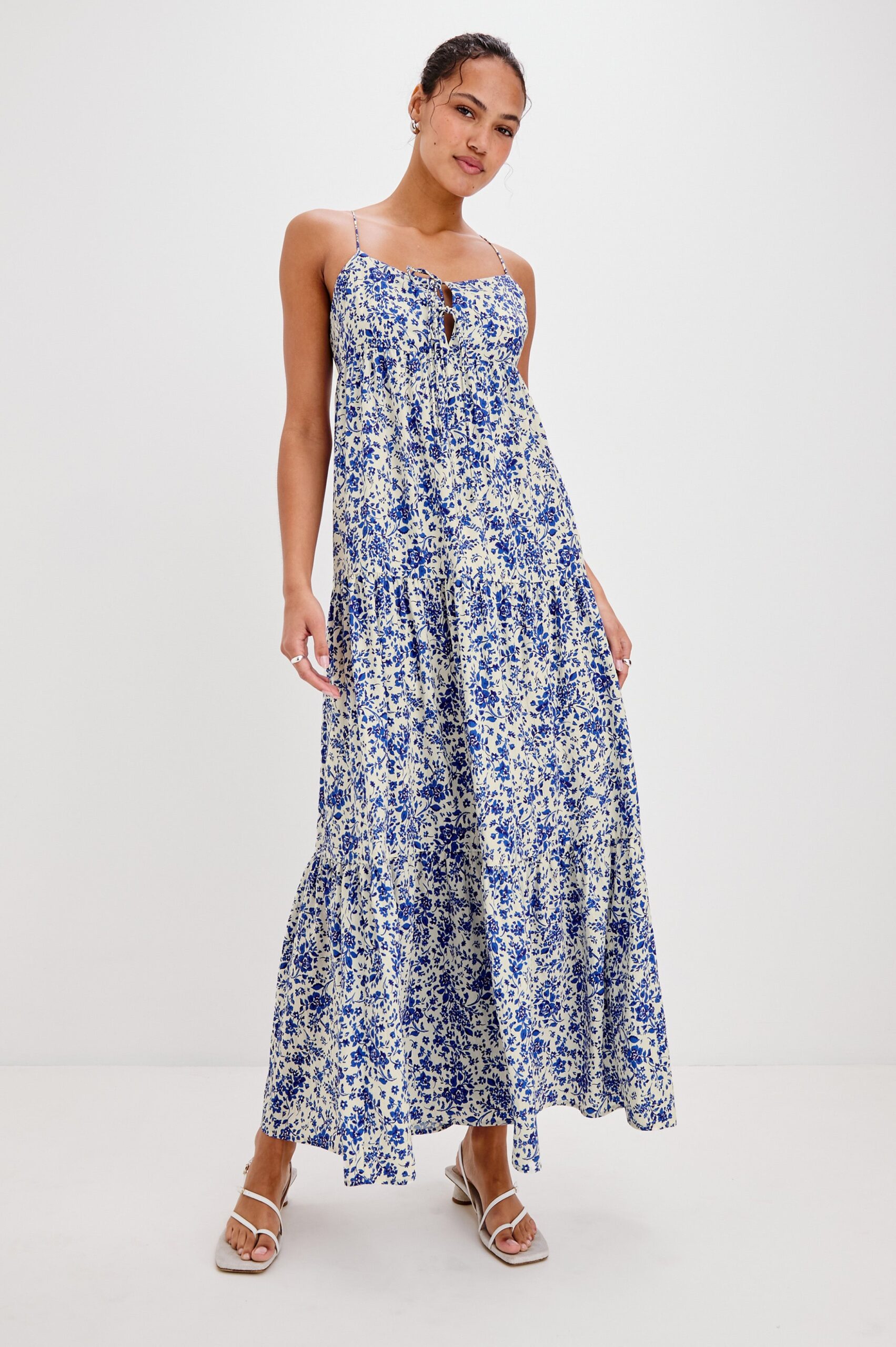 MICA-BLUE-MARGUERITE-1Z