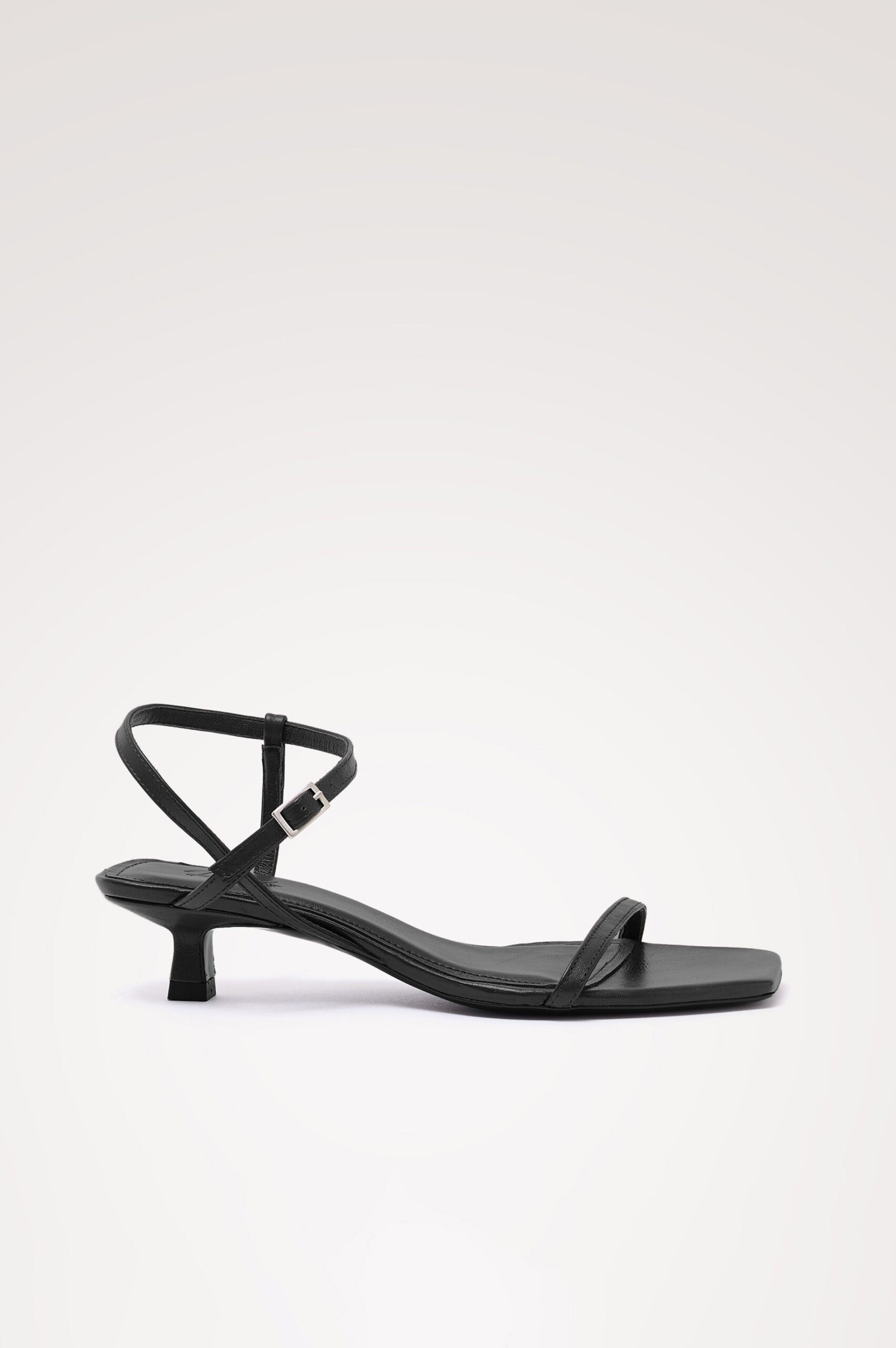 PALMA-SANDAL-BLACK_1_201132-582B-001