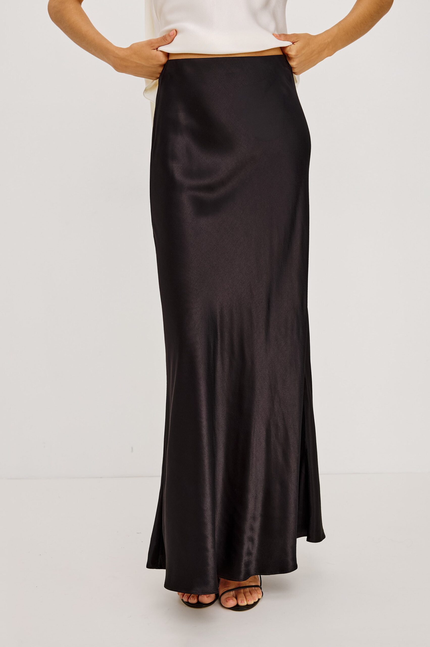 ROMINA-BLACK_1_924-214B-001