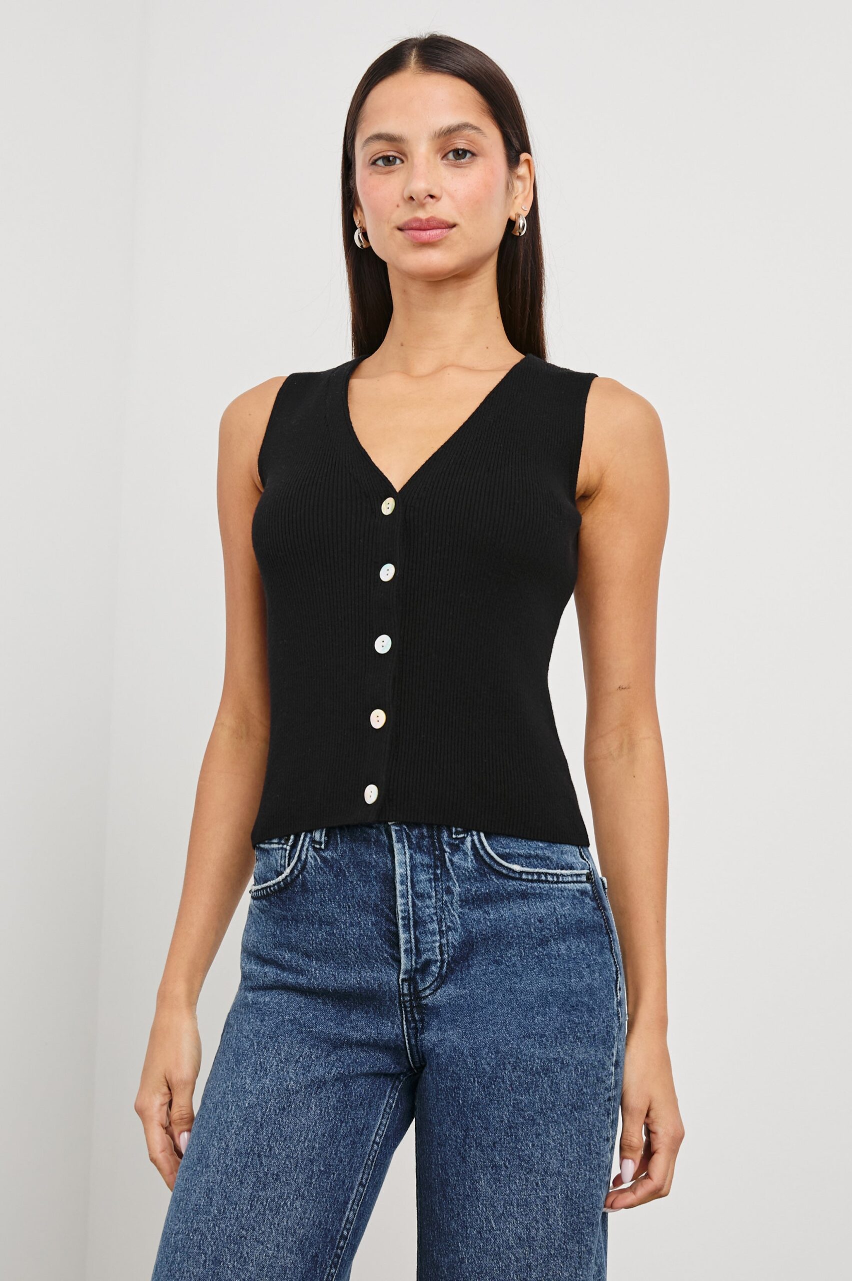 ROSA-BLACK-1