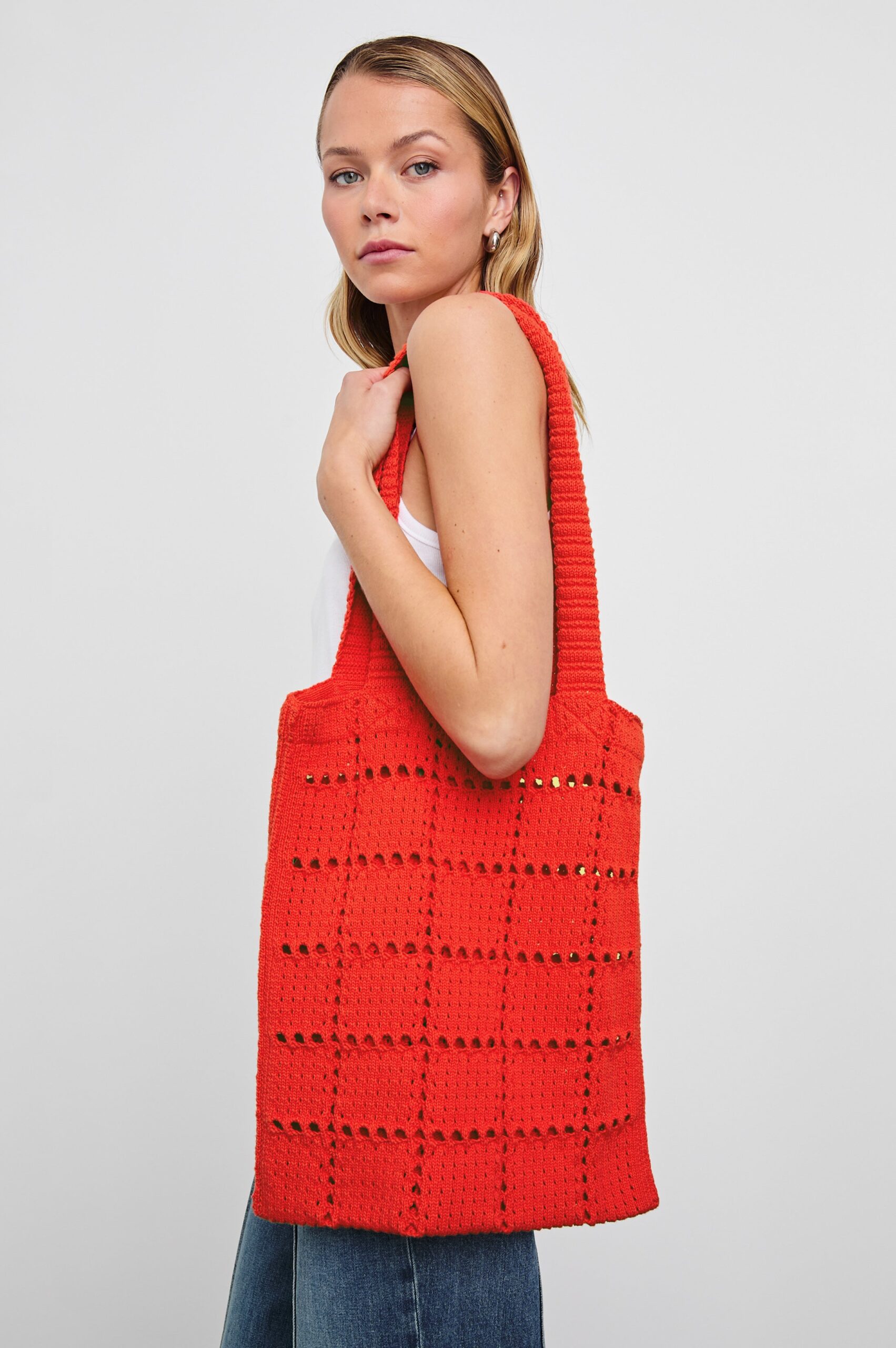 THE-CROCHET-TOTE-CHERRY-1