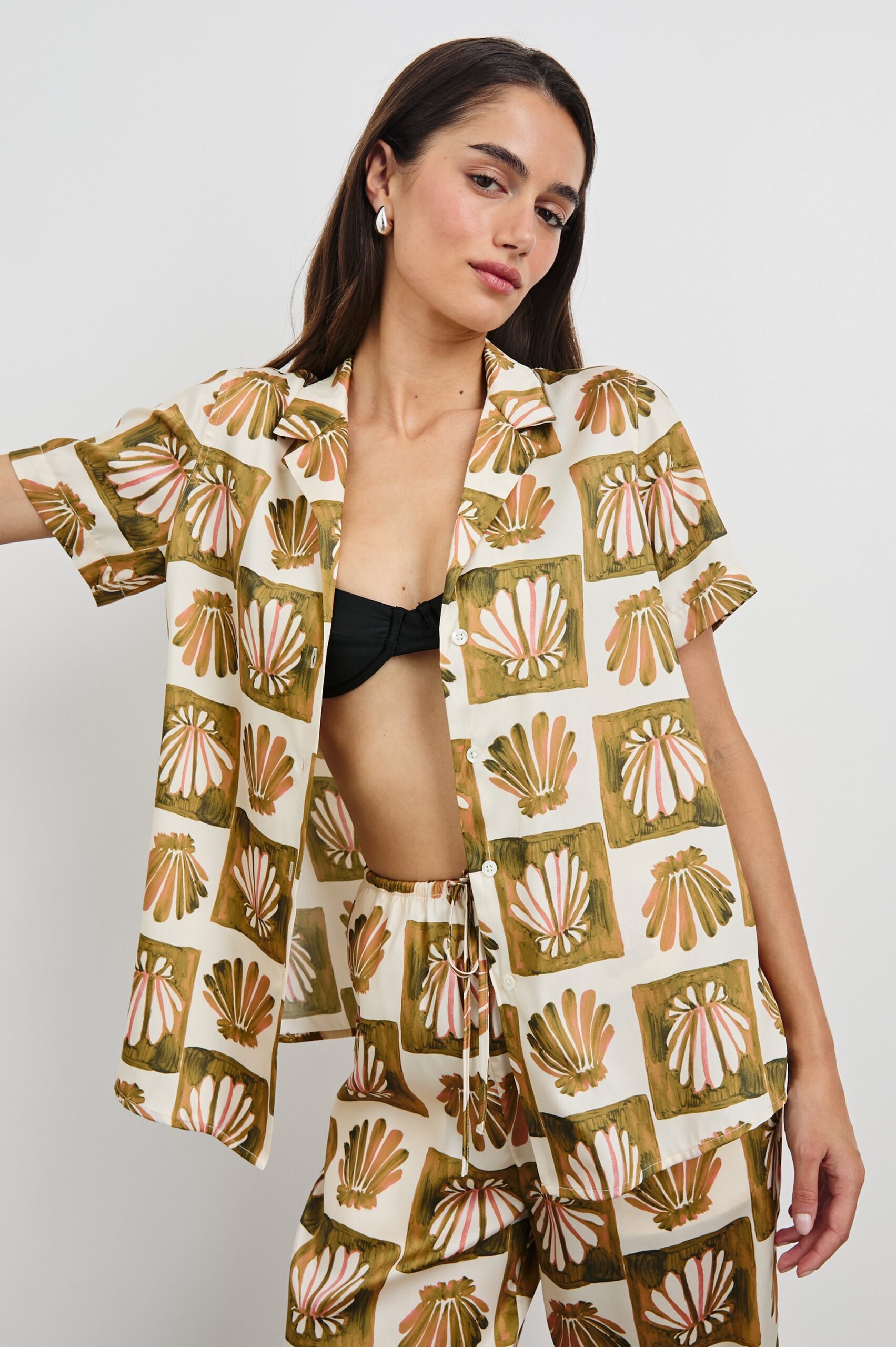 THEIS-CHECKERED-SHELLS-1