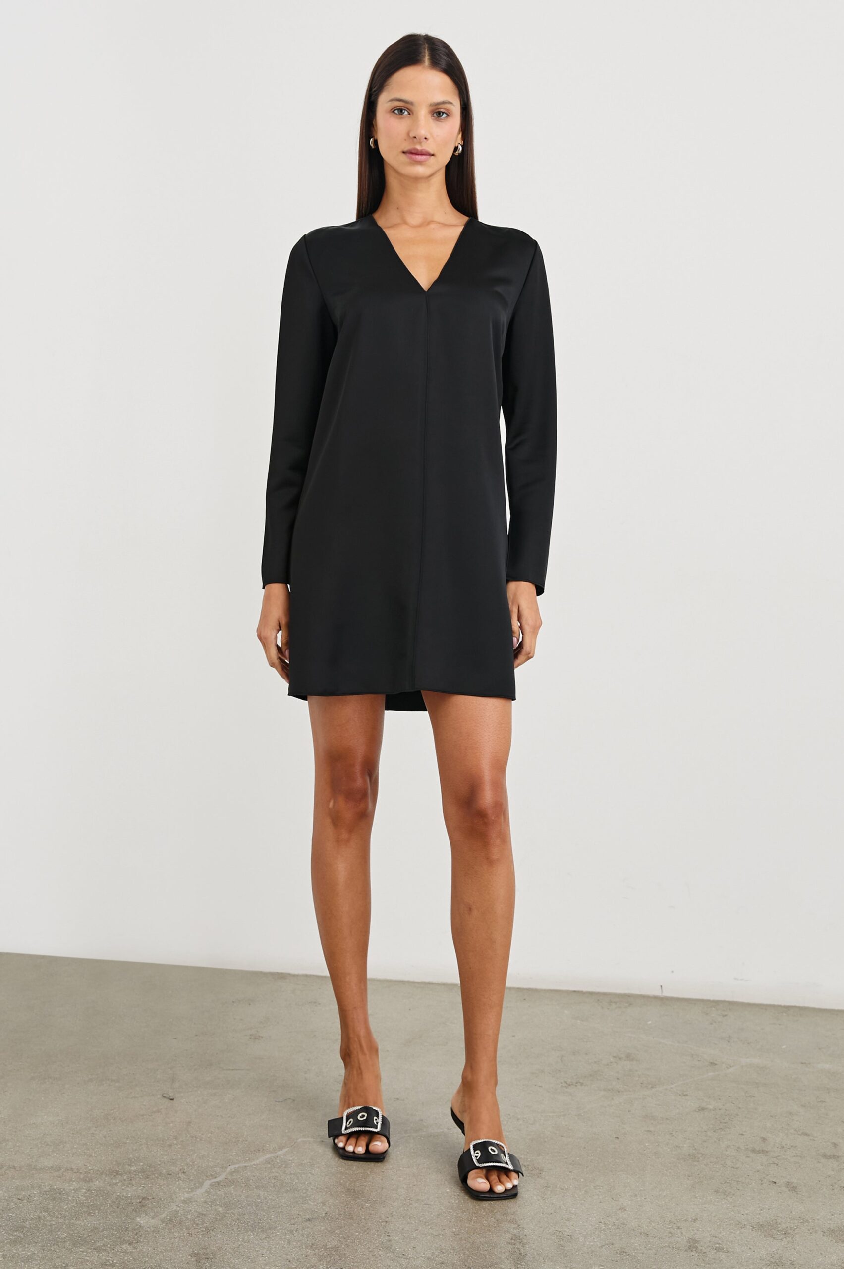 VICTORIA-BLACK-3A