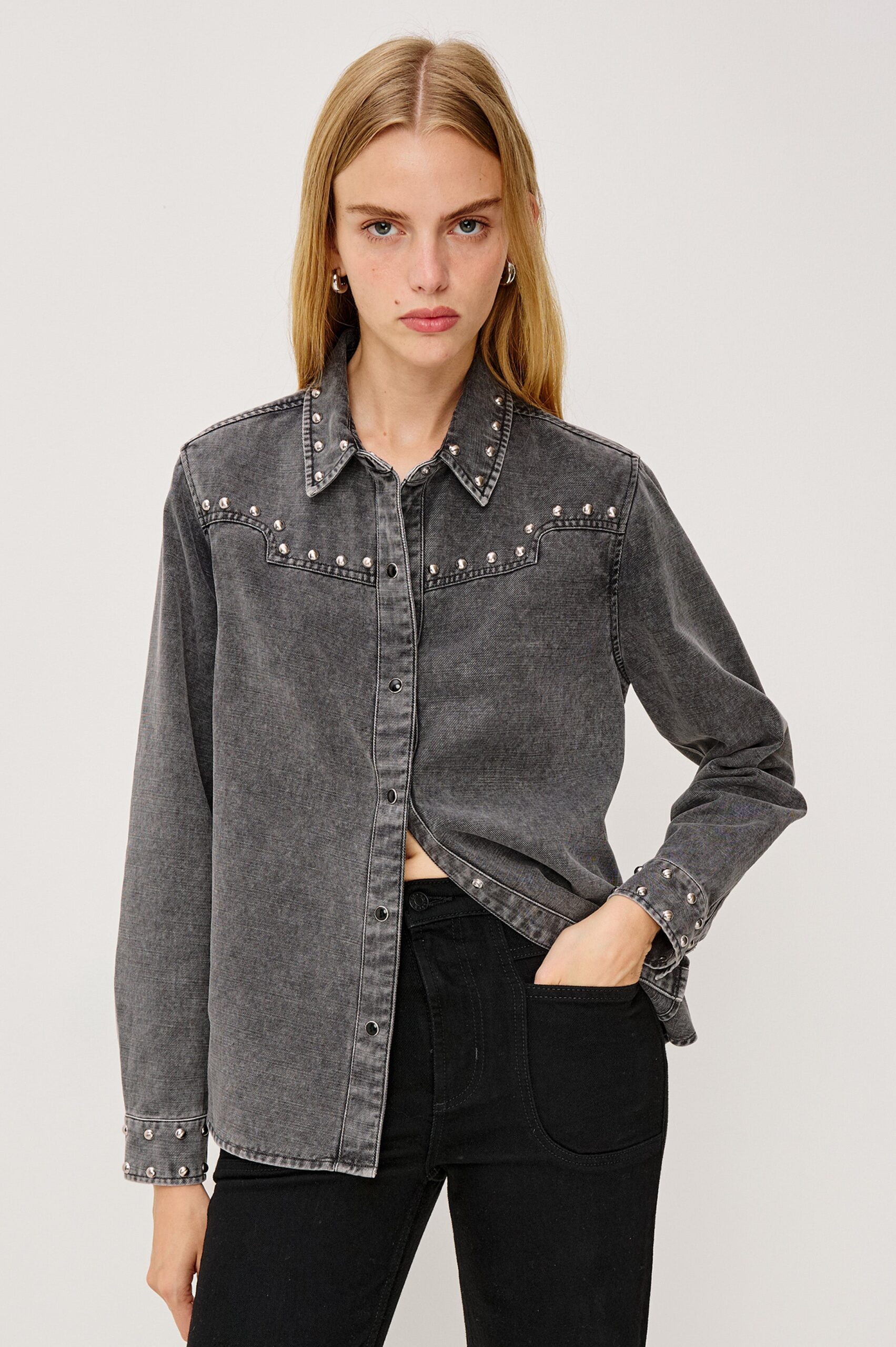 VINEA-BLACK-1